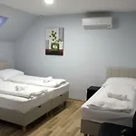 Soerpatika Vendeghaz 4* בדקסוניטומאי